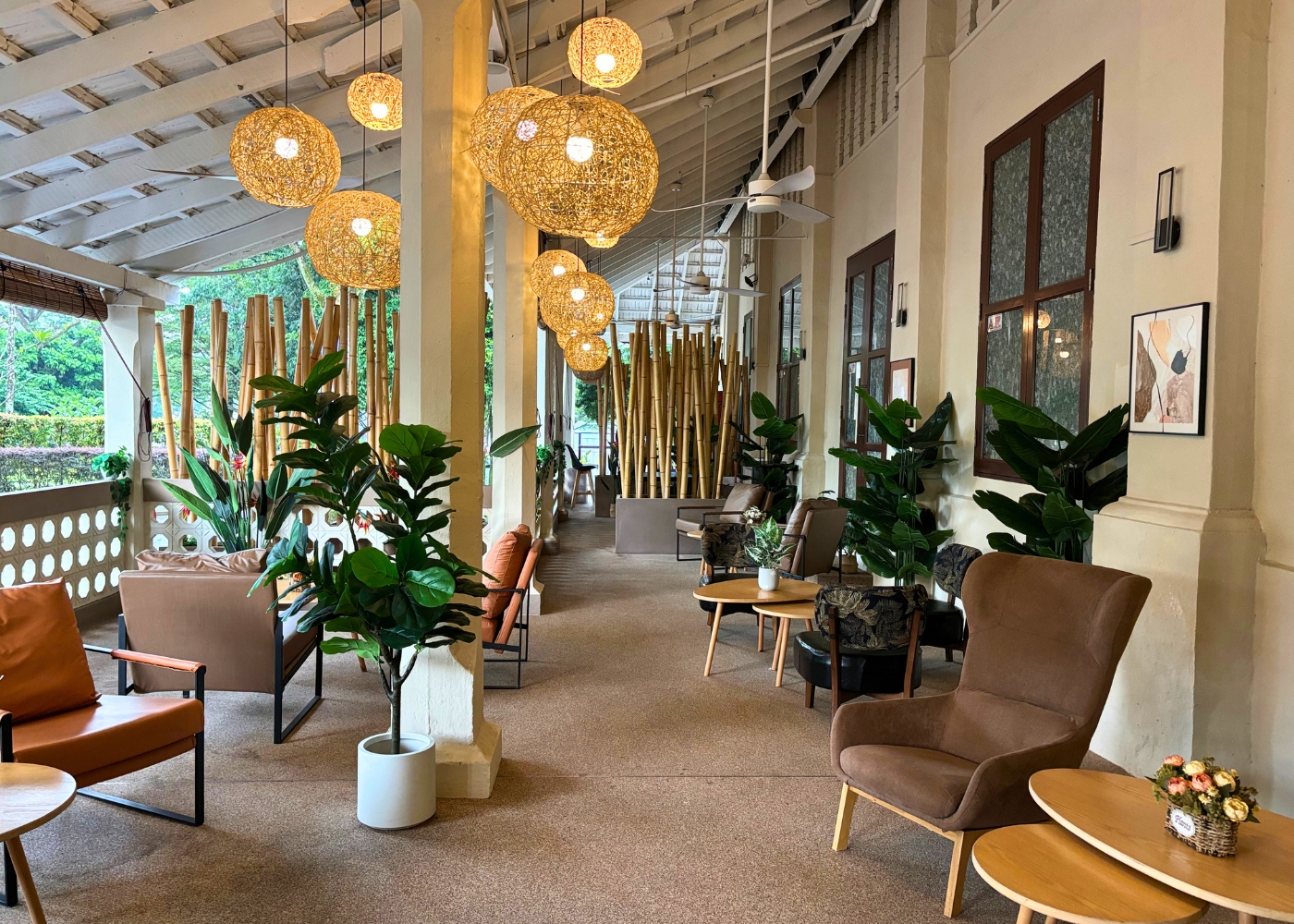 Illuminate Medispa Dempsey review - Outdoor seating area